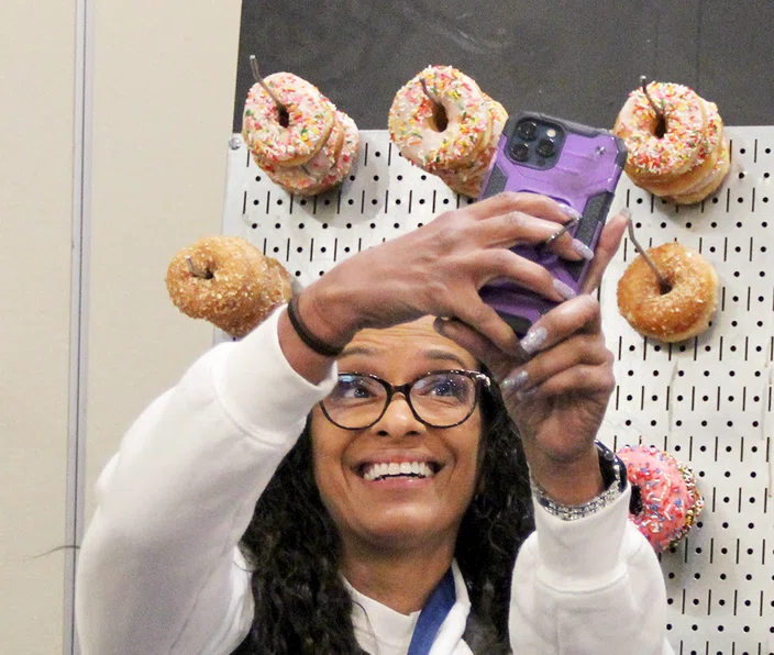 Stopping for a selfie with the Doughnut Wall.