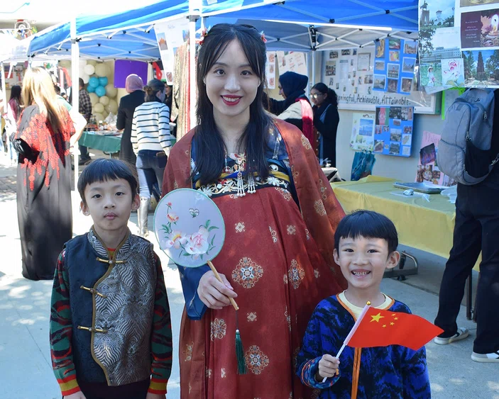Farraj_Culture_Chinese_family.jpg
