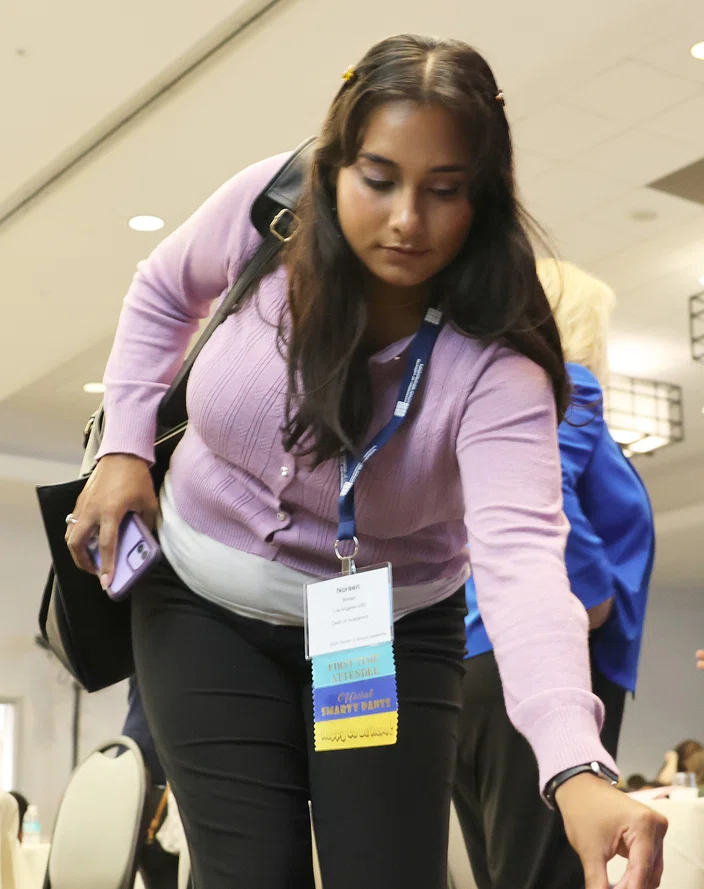 Attendees wrote about what no longer serves them during Nicole Steward’s keynote.
