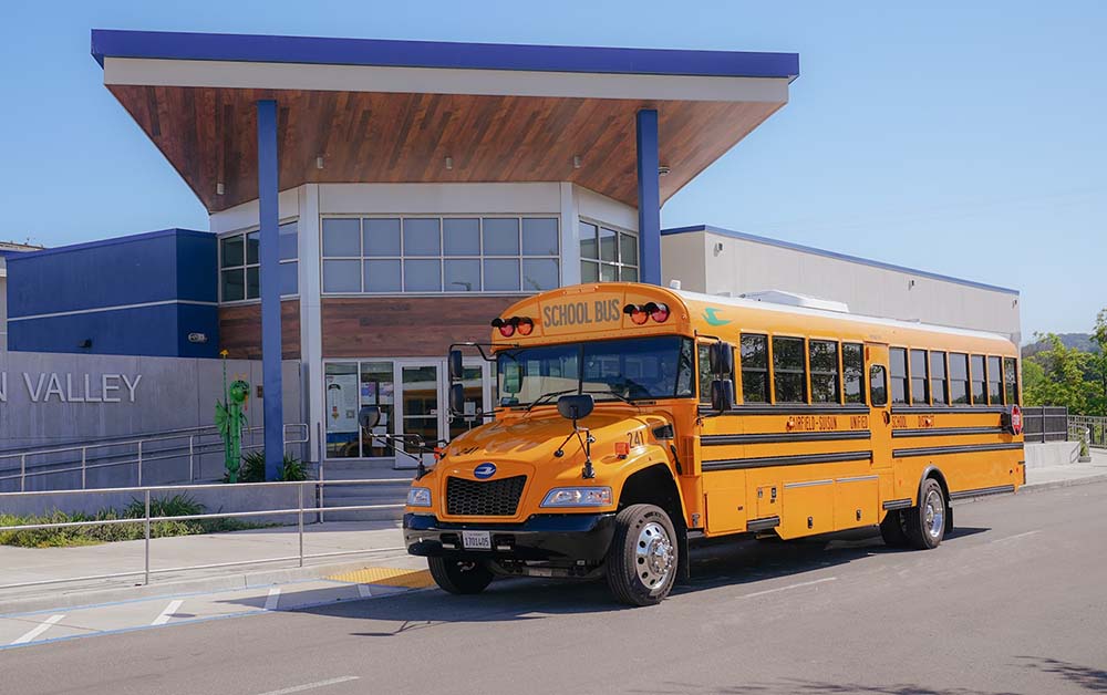 Bus_at_School.jpg