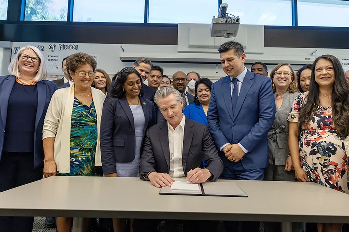 Newsom_signing_AB_181.jpg